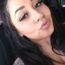 Chelly whole live put her kitty in Chris face and then went back again and  kissed him and he's coupled with huda by choice. But now it's principle yea  anyway.