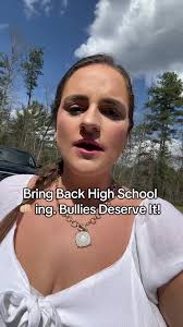 Honestly don’t even know the girls name, I just think bullying is so gross!  #bullying #schoolbully #school #highschool #fyp #viral