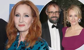 As of 2017, rowling's net worth is about $850 million dollars. Jk Rowling Offers Rare Insight Into Her Marriage To Husband Neil Murray Daily Mail Online