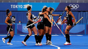 La emoción de las leonas tras el final de partido con india y la . Luvy9ma Qtlrem