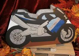 Laternen Laterne Motorrad St Martin 3 5 Jahre Ein Designerstuck Von Bastelkoenigin De Bei Dawanda Papier Kind Bastelabend Laterne