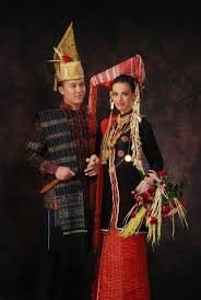 Jun 25, 2021 · selain tari dan alat musik khusus, sumatera utara juga memiliki warisan budaya lainnya, seperti rumah tradisional dan pakaian biasa. 7 Pakaian Adat Dari Sumatera Utara Ini Wajib Kamu Ketahui Pariwisata Sumut