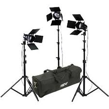 Smith Victor K33b 3 Light 1800 Watt Portable Attache Kit With Barndoor