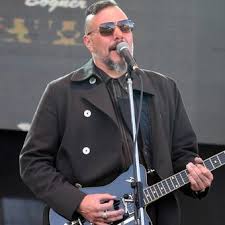 13 de enero de 1969) es el vocalista, compositor y guitarrista del grupo argentino catupecu machu y vanthra. Eclipse Solar 2020 Vanthra Hara Un Show En Piedra Del Aguila