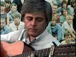 валерий власов никто тебя не любит так как я Chernickij Vitalij Rubaha Iz Krapivnogo Lista Pesni Muzyka Retro