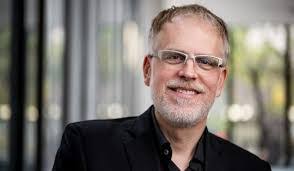 Laura Lesniewski's Instagram, Twitter & Facebook