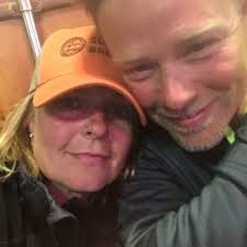 Melissa (@melis_harrison)