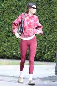 На страницу кайли подписаны более 190 млн человек. Kendall Jenner Cameltoe In Pink Yoga Pants Taxi Driver Movie