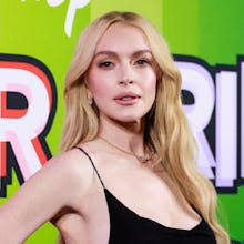 Simone Ashley's Purple Eyeshadow Is Perfect Pool Party Makeup