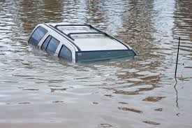 the best way to escape a sinking car