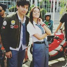 Debut filmnya di pertaruhan mengangkat namanya di mata para produser film indonesia yang menuntunnya mendapatkan peran sebagai nathan didalam film dear nathan diangkat dari novel best seller dengan judul yang sama. Pin Oleh Armanda Zahrani Di Jefri Nichol Pacar Pria Aktor Wanita