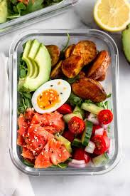 Serve the spread between two slices of pumpernickel bread or atop a bed of lettuce. Meal Prep Smoked Salmon Breakfast Bowl Paleo Whole30 Eat The Gains
