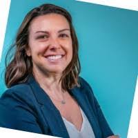 Stephanie Pate's Instagram, Twitter & Facebook