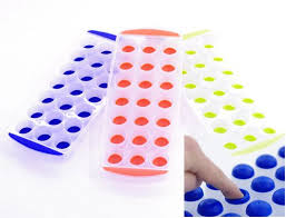 And here i thought ice cube trays couldn't really evolve to improve any further. Found These Silicon Bottomed Ice Cube Trays At The Family Dollar Store For 1 00 I Got A Blue One And A Green One And After I Saw Tray Unique Gadgets Ice Tray