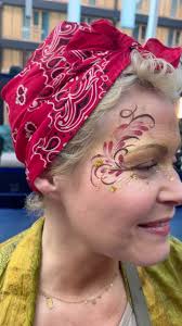 Vilken lyx att få vara med och sätta färg på @yogagames 🤩💯✨💫 Så härligt  att möta alla underbara människor och jag är så ödmjukt tacksam över alla  fina samtal som vi delat😍 På återseende 🧘🏻‍♀️ #SatNam ...