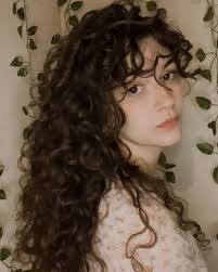 Kate Grove's Instagram, Twitter & Facebook