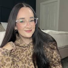 Any @officialblueytv fans out there? ❤️ I've had a lot of requests for  Bluey but haven't gotten around to doodling her and bingo till now. Wishing  you all a sweet weekend. Full