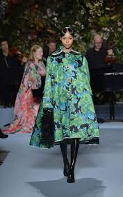 Some patterns are in vogue at some point in time and then they disappear into oblivion, only to reappear again shortly. Embellished Floral Print Moire Coat By Richard Quinn Now Available On Moda Operandi Fashion Fashion Design Clothes Fashion Collection