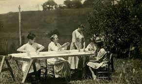 Women Quilting In Kentucky 1920 1930 History Of Quilting Vintage Quilts Old Quilts