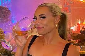 Emma Patton's Instagram, Twitter & Facebook