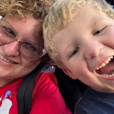 Angel Caisapanta's Instagram, Twitter & Facebook