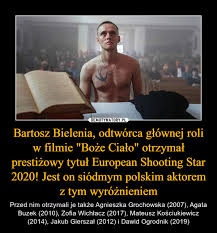 Boże ciało nie jest obrazoburcze, nikogo nie stara się oczerniać. Bartosz Bielenia Odtworca Glownej Roli W Filmie Boze Cialo Otrzymal Prestizowy Tytul European Shooting Star 2020 Jest On Siodmym Polskim Aktorem Z Tym Wyroznieniem Demotywatory Pl