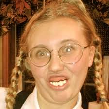 Vicky Meyer's Instagram, Twitter & Facebook