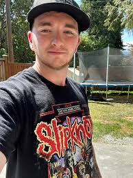 Where to put sunglasses in Kia EV9?