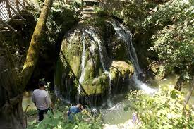 Aceasta este vizitată de peste 100.000 de turişti, după. Oiagbbo9iwqccm