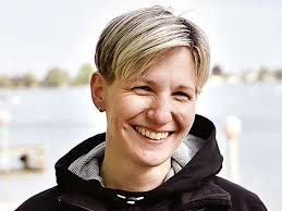 Küxcten-Pinkies bei Drachenboot-EM