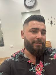 New look who dafuq is this oh it's the gay cowboy 😏🤠