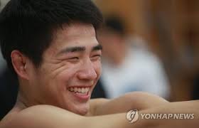 남자 유도 73kg급 국가대표 안창림(25세, 남양주시청) 선수는 잘생긴 외모에 근육질의 탄탄한 체격으로 특히 여성 팬이 많다. ë¦¬ìš° ë¼ì´ë²Œ ì—´ì „ ìœ ë„ ì•ˆì°½ë¦¼ Vs ì˜¤ë…¸ ì‡¼í—¤ì´ ì—°í•©ë‰´ìŠ¤