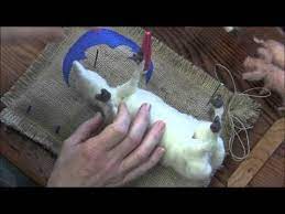 How To Needle Felt Mouse Series 3 Building Up The Body By Sarafina Fiber Art Youtube Needle Felted Animals Needle Felting Felt Animals