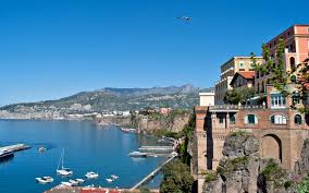 The restaurant is directly on the marina grande and at certain points, you can even see the fish being unloaded fresh to the restaurant. Things To Do In Sorrento Italy On The Luce Travel Blog