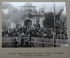 Unirea transilvaniei cu românia a fost proclamată pe 1 decembrie 1918 în rezoluţia marii adunări naţionale de la alba iulia. Unirea Transilvaniei Cu Romania La 1 Decembrie 1918 Modernism
