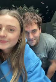 emma sola (@emmasolaaa)