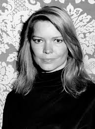 Mary Tyler Moore Had a Miscarriage at 33