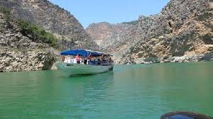 .aydın iline bağlı bozdoğan ilçesinde bulunmaktadır.bozdoğan, aydın ili bozdoğan ilcesinde görmeye değer bir yer. Arapapisti Kanyonu Ve Aydin Da Gezilecek Yerler