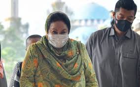 Former prime minister najib abdul razak's wife rosmah mansor arrived at the macc headquarters at 10.45am today. Not Unusual For Rosmah To Receive Expensive Gifts Says Lawyer Free Malaysia Today Fmt