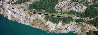Add the first photo and get an additional 2 local name: A4 Neue Axenstrasse