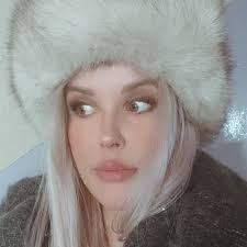 Leah Monteiro's Instagram, Twitter & Facebook