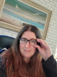 Diane Raymond's Instagram, Twitter & Facebook