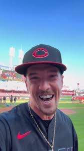 Jerry Brightwell's Instagram, Twitter & Facebook