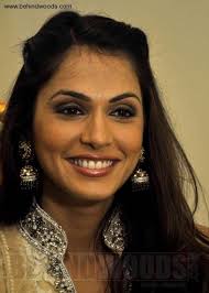 Isha Koppikar (aka) Isha Kopikar photos stills & images