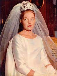 Blog De Myroyalty Robes De Mariage Princier Mariage Royal Mariage Princier