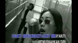 Kamu juga bisa download secara legal di itunes untuk mendukung artis agar terus berkarya. Love Is Not Enough Von Casey Laut De Album