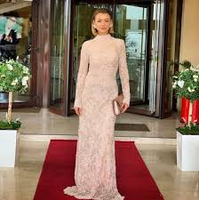 How can i contact denisa tanase's management team or agent details, and how do i get in touch directly? Denisa TÄƒnase Bambi Va Ajunge A Doua OarÄƒ La Altar Uite Cine I A Oferit Inelul De