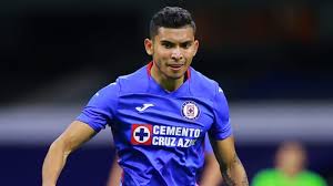 Sin duda, uno de los jugadores que vivió un año destacado en su equipo fue el defensor de querétaro, luis romo, quien pasó no sólo a ser un referente de gallos, sino también el capitán del equipo, cosa que lo llevó a ganarse una. Los Cuatro Jugadores De Cruz Azul Convocados A La Seleccion Mexicana