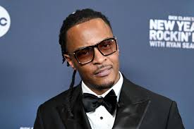 Regardez la vidéo de Christian Combs et sa petite amie Raven Tracy  célébrant le verdict de Diddy devant le palais de justice :  https://theshaderoom.com/listicle/sean-combs-diddy-trial-verdict-yung-miami-aubrey-oday-misa-hylton-celebrity-reactions  ...