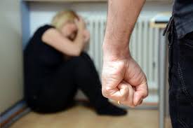 En effet, la femme a été dans un immeuble selon et ce soir qui était ma soirée d'anniversaire j'étais tout seul en voyant ma fiancée dans les bras d'un autre homme âgé. Pres De Caen Il Monte Un Plan Pour Surprendre Sa Femme Et La Frapper Liberte Caen
